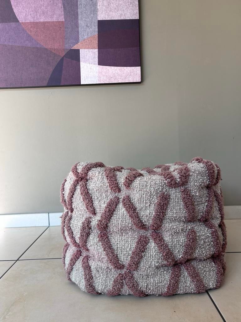 Leuke vrolijke poef, beige met terracotta kleur, Ophalen, Gebruikt, Overige vormen, Stof