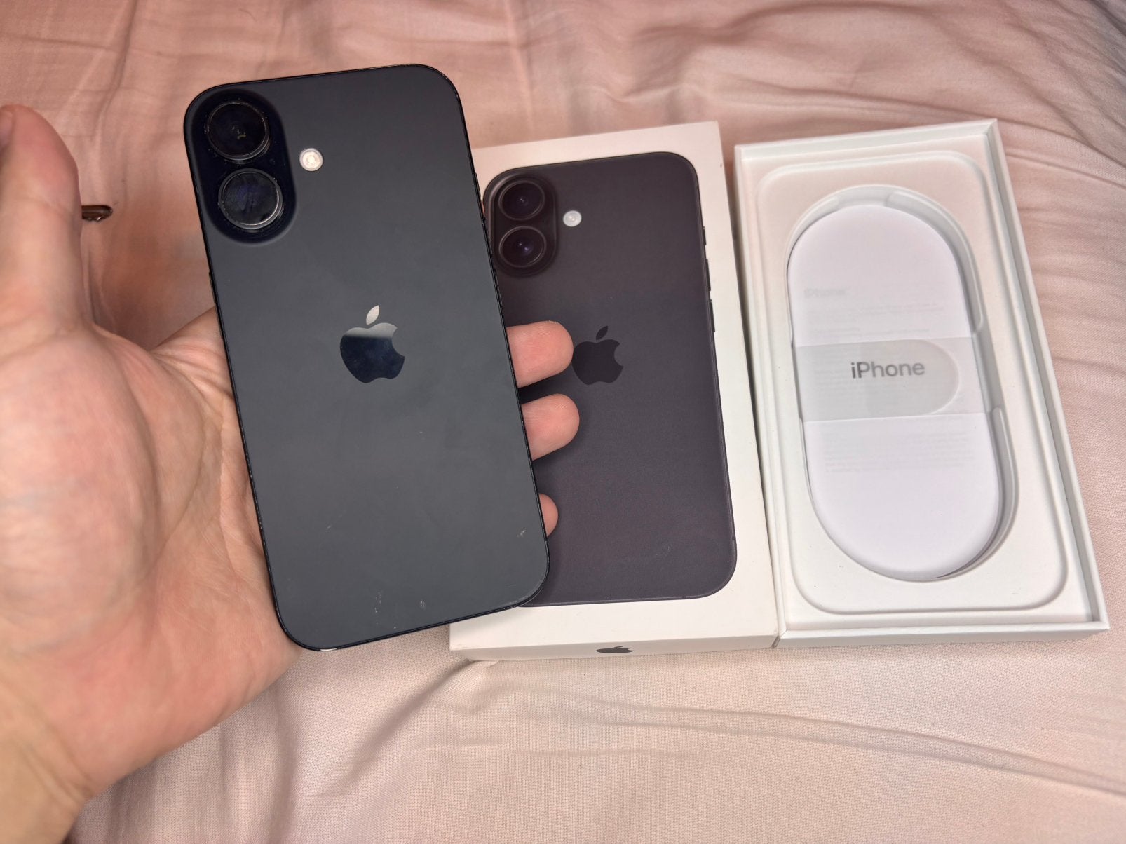 Foto 2 van Iphone 16 zwart 128GB