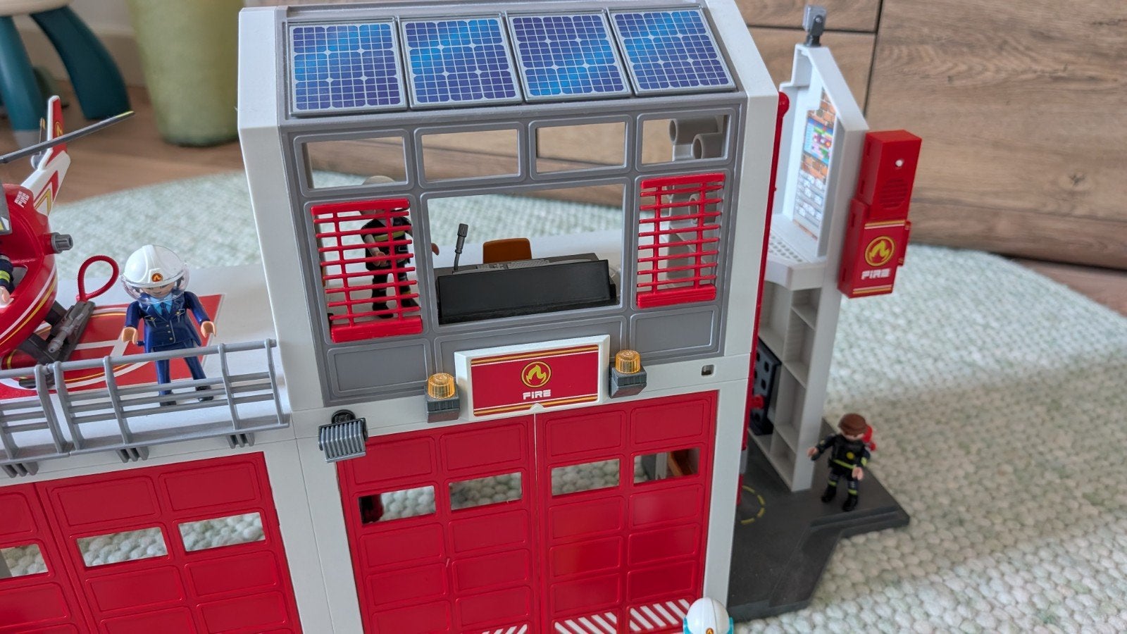 Foto 6 van Playmobil Brandweerkazerne 9462 met Ladderwagen 9463