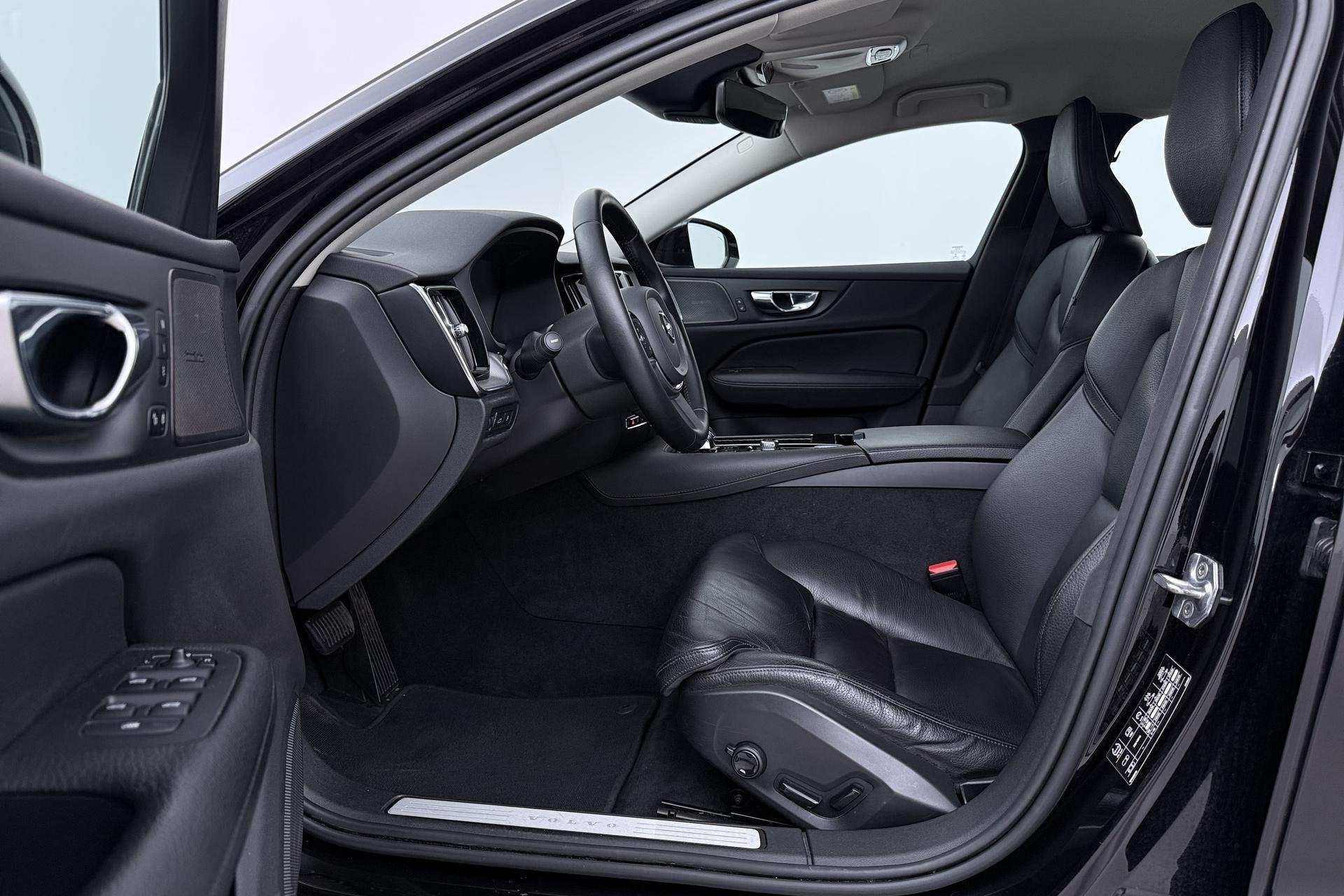 Volvo V60 2.0 T6 Twin Engine AWD Inscription | ACC | Trekhaa, Auto's, Gebruikt, 4 cilinders, Vierwielaandrijving, Hybride Elektrisch/Benzine
