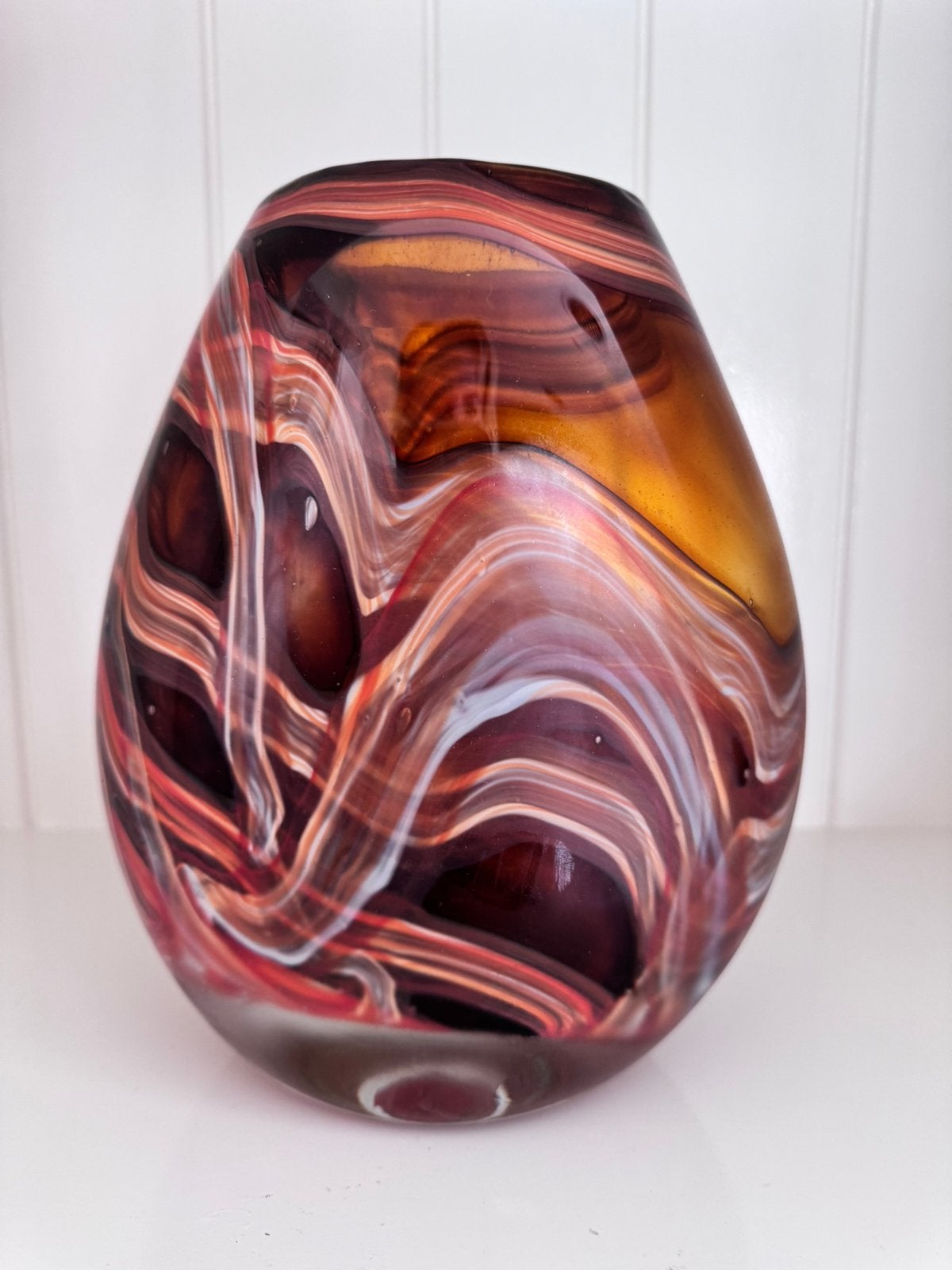 Dekocandle vaas, rood geaderd., 21 cm, Ophalen of Verzenden, Rood, Glas