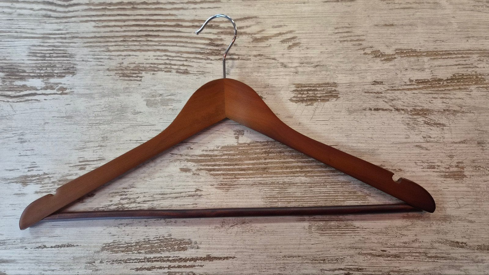 Houten kledinghangers (ongeveer 100 stuks), Ophalen of Verzenden, Gebruikt, Hout, Volwassenen