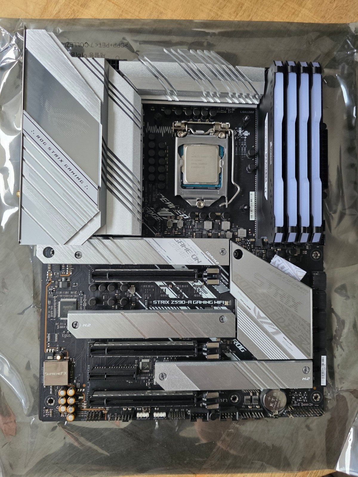 ASUS ROG Strix Z590-A Gaming WiFi met i7-11700K en 32GB RAM, Computers en Software, Moederborden, Ophalen, Gebruikt, DDR4, ATX