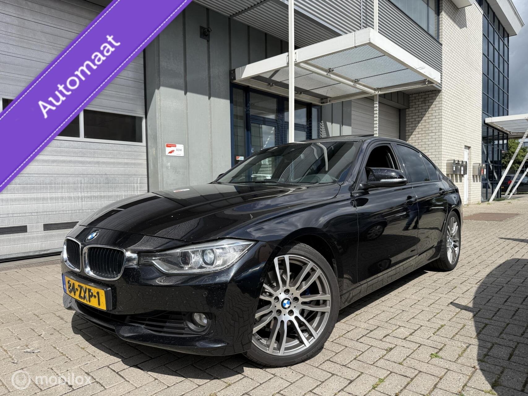 BMW 3-serie 328i Upgrade Edition BOM VOL!, Auto's, Automaat, Achterwielaandrijving, 4 cilinders, Zwart
