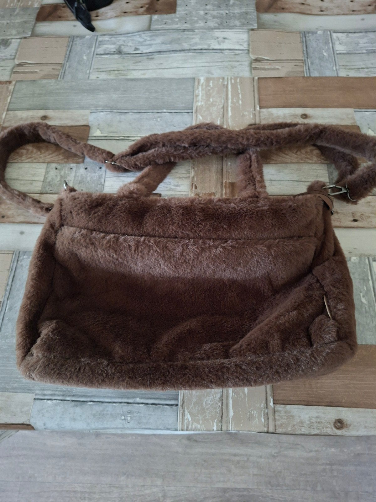 Nieuwe fluffy bruine tas - Handtas of Schoudertas, Ophalen of Verzenden, Nieuw, Bruin, Handtas