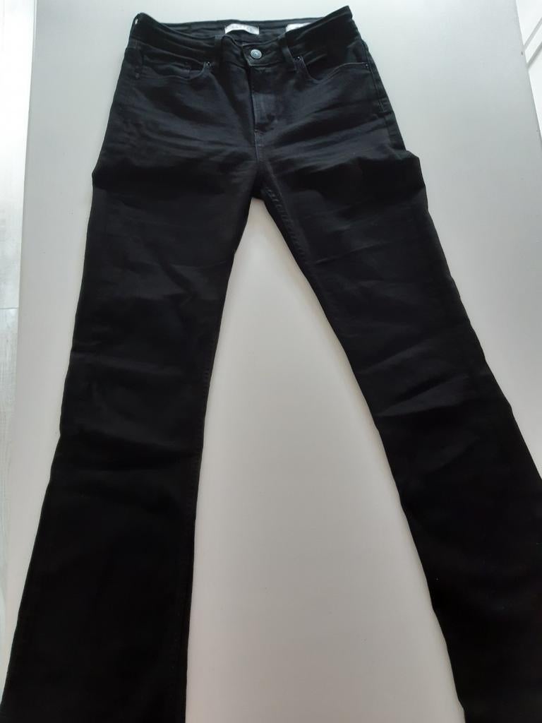 Costes zwarte mid rise flared jeans maat 28 lengte 32, Zwart, Ophalen of Verzenden, Zo goed als nieuw, W28 - W29 (confectie 36)