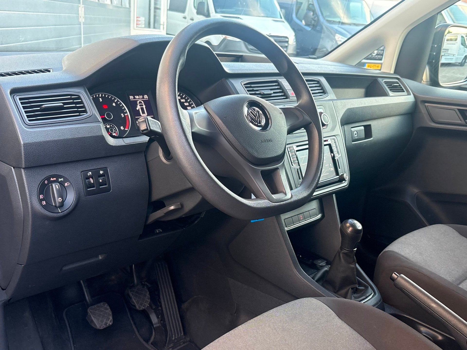 Volkswagen Caddy 2.0TDI Navi Carplay Airco Cruise EURO 6!, Auto's, Stof, 4 cilinders, Volkswagen, Zwart