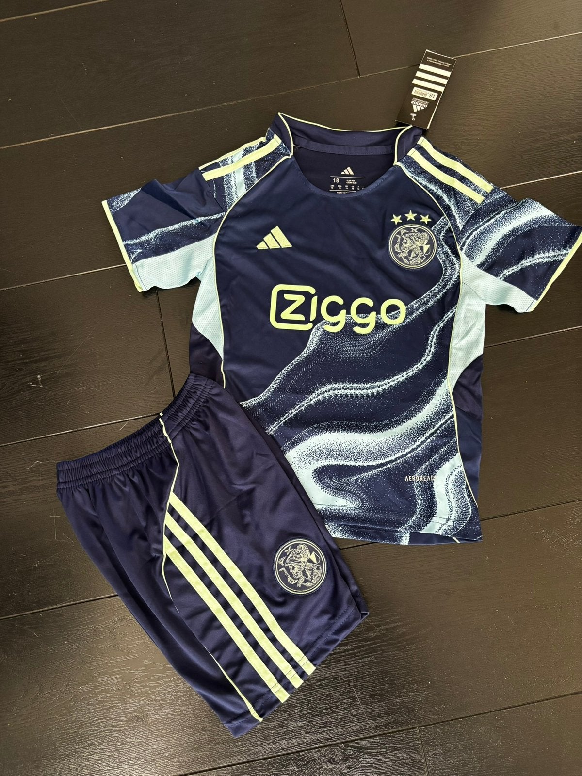 laatste voetbaltenues van seizoen 25/26 ajax feyenoord ned, Maat XS of kleiner, Ophalen of Verzenden, Nieuw, Shirt