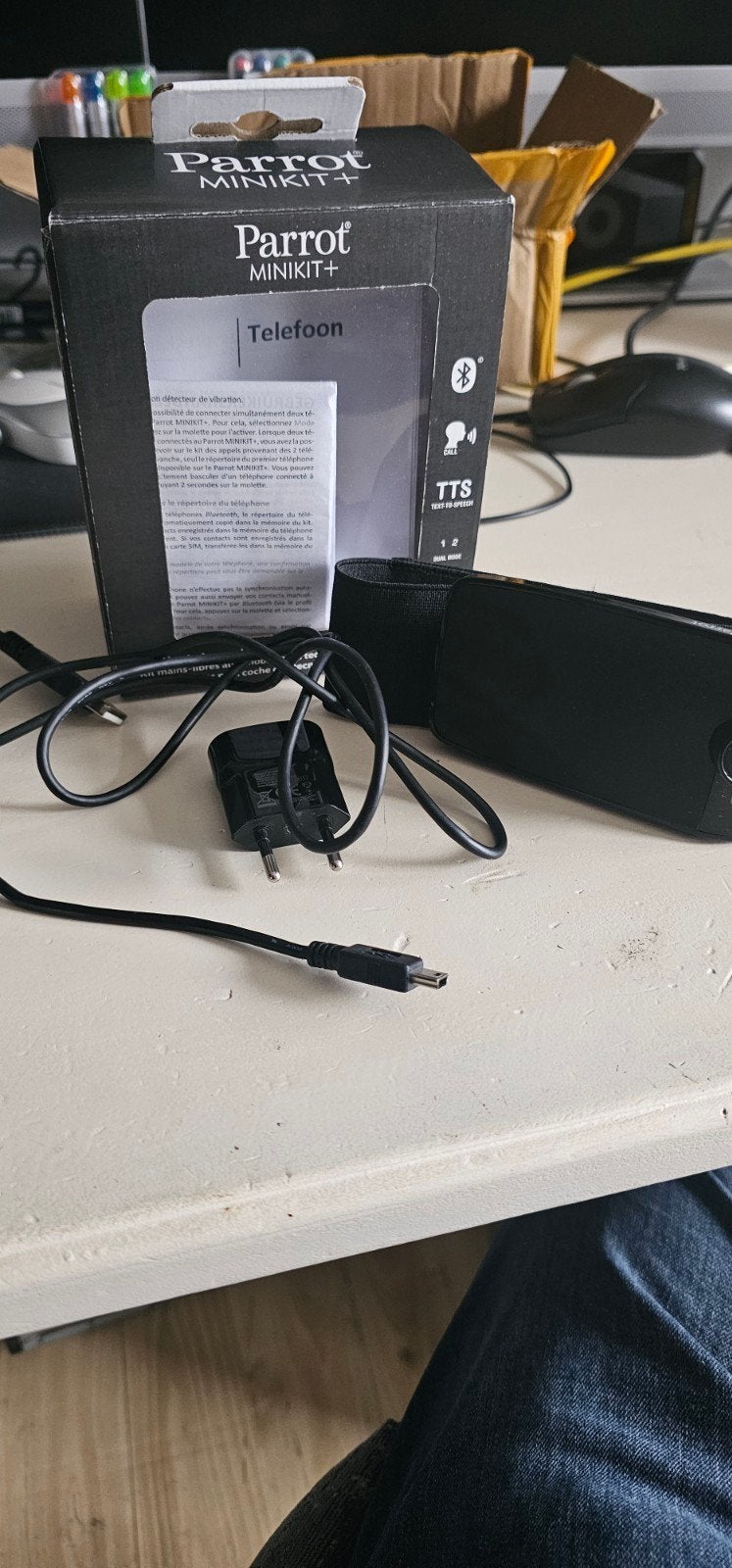 Parrot MINIKIT+ Bluetooth Carkit - Handsfree bellen, Opbouw, Universeel, Ophalen of Verzenden, Complete carkit