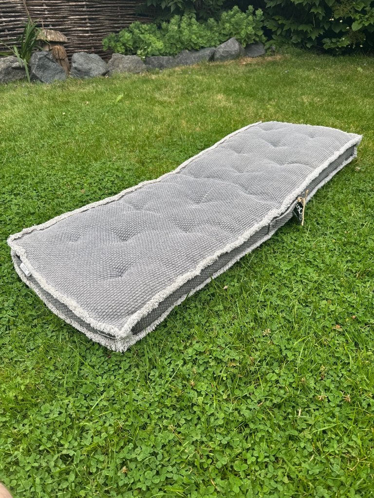 Unique Living Pallet Rugkussen Timo Grijs - 120 x 40cm, Ophalen, Zo goed als nieuw