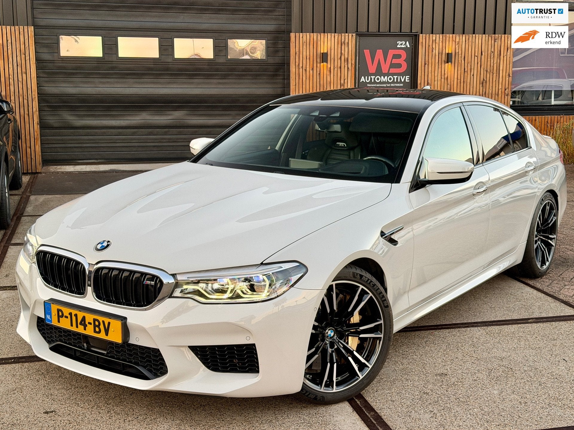 BMW 5-serie M5 Volledig onderhouden en Bomvol opties!, Auto's, Gebruikt, 2000 kg, Wit, Bedrijf