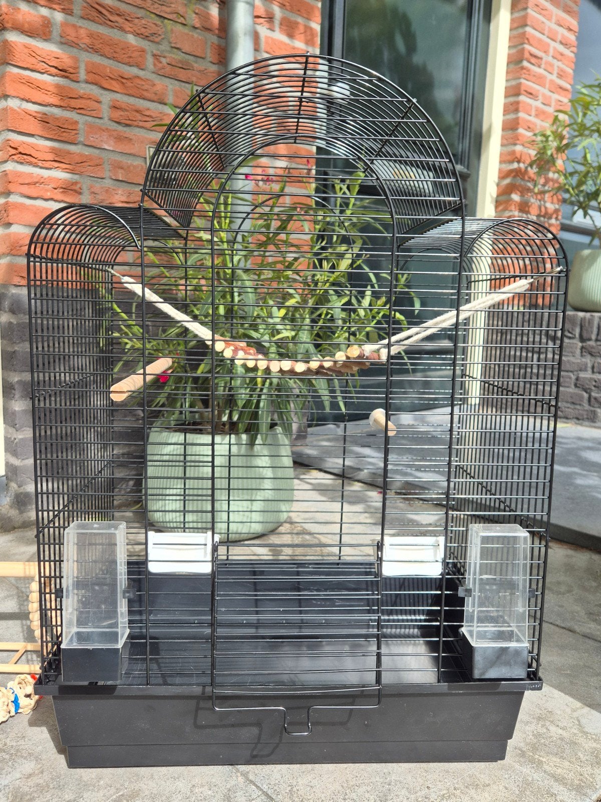 Vogelkooi zwart 54x34x74 cm inclusief voer, Ophalen, Zo goed als nieuw, Metaal, Vogelkooi