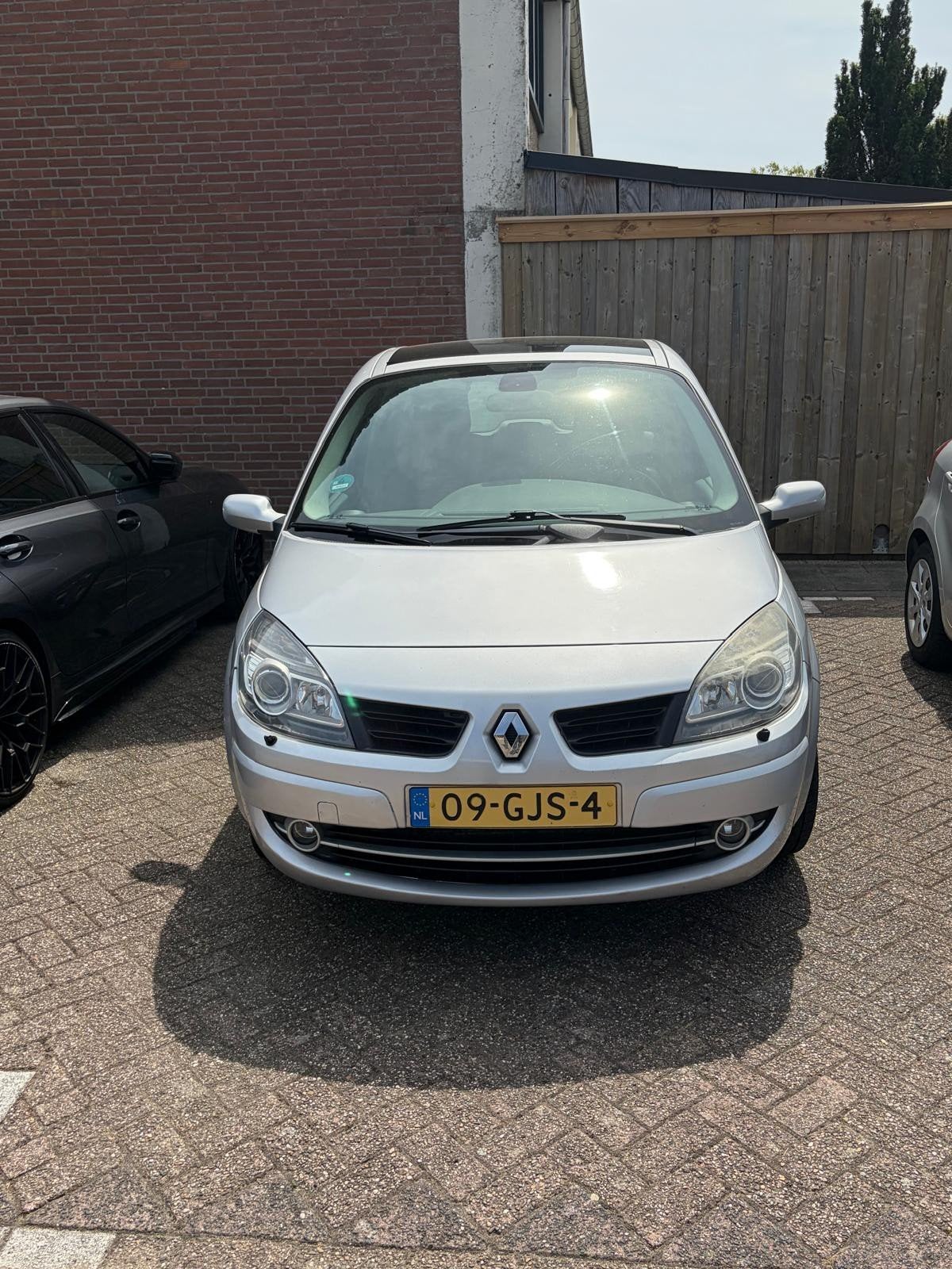 Renault Scénic 1.6 16V 82KW 2008 Grijs, Auto's, 1295 kg, 4 cilinders, Origineel Nederlands, Particulier