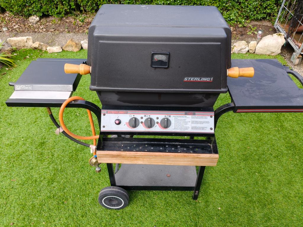 Sterling lavasteen gas BBQ / Grill, Ophalen, Gebruikt