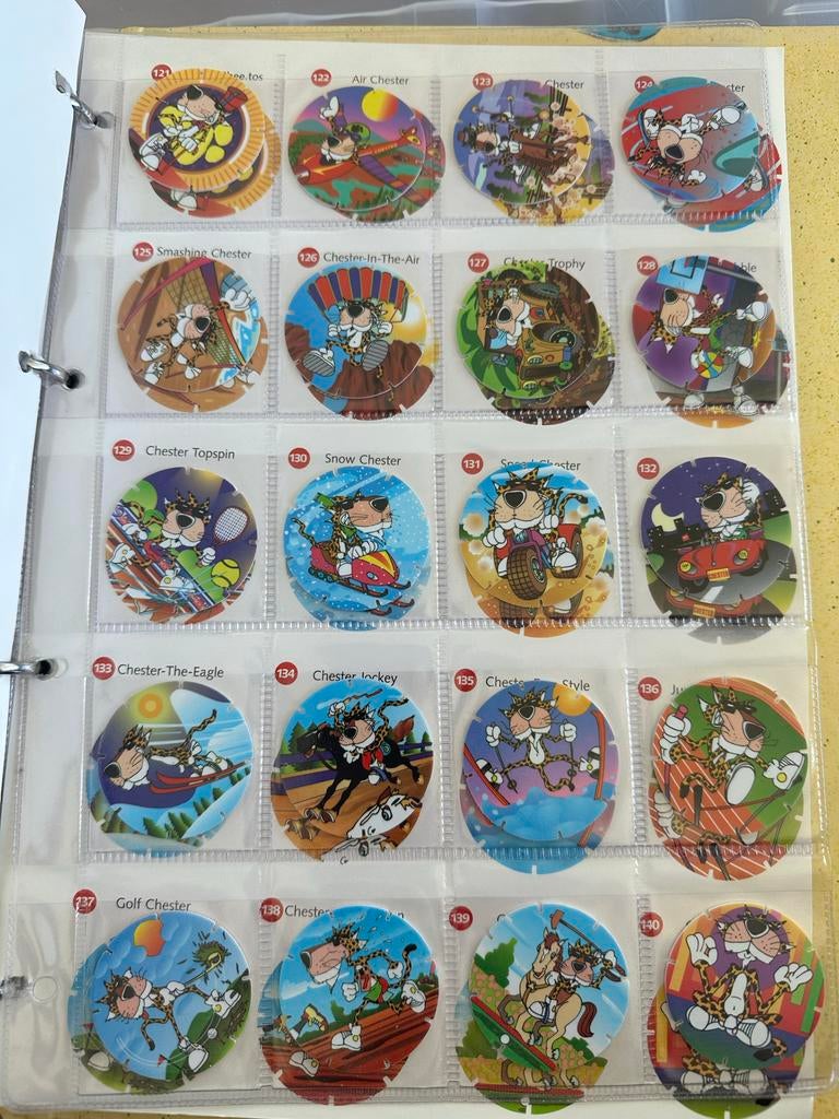 Volledige verzameling Flippo's in map - Chester Cheetos, Verzamelen, Flippo's, Ophalen, Looney Tunes, Verzameling, Met verzamelmap(pen)