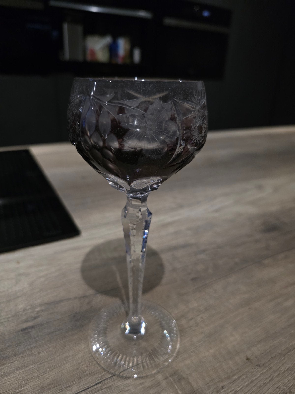 Elegant geslepen wijnglas - 21 cm hoog, Ophalen of Verzenden