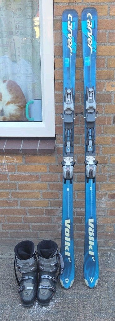 Völkl Carver ski's met schoenen - Klaar voor de piste!, 140 tot 160 cm, Gebruikt, Carve, Skiën