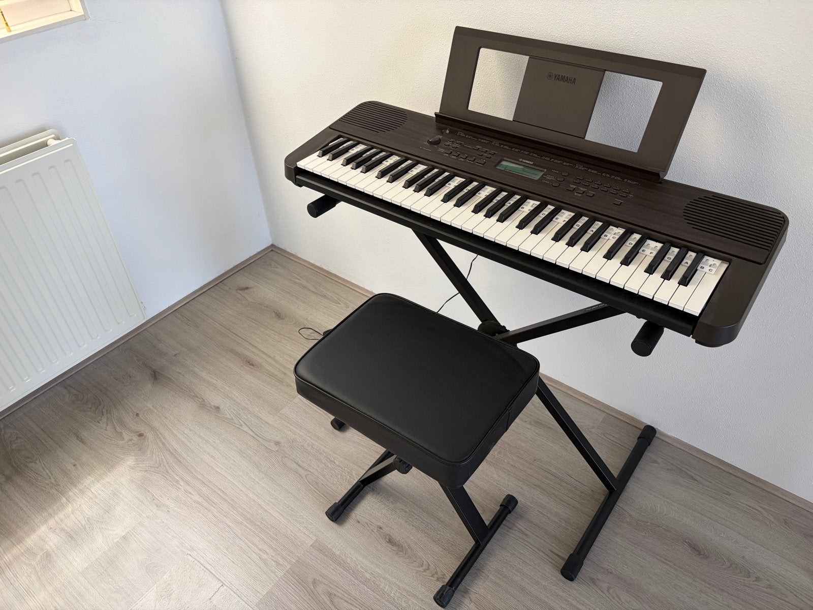 Yamaha PSR-E360 Keyboard met standaard en krukje, Ophalen, 61 toetsen, Yamaha, Zo goed als nieuw