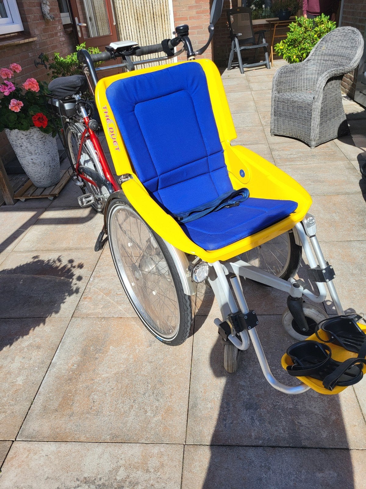 Rolstoel fiets elektrisch met opladerder geel rood voor alle, Ophalen, Zo goed als nieuw, Huka