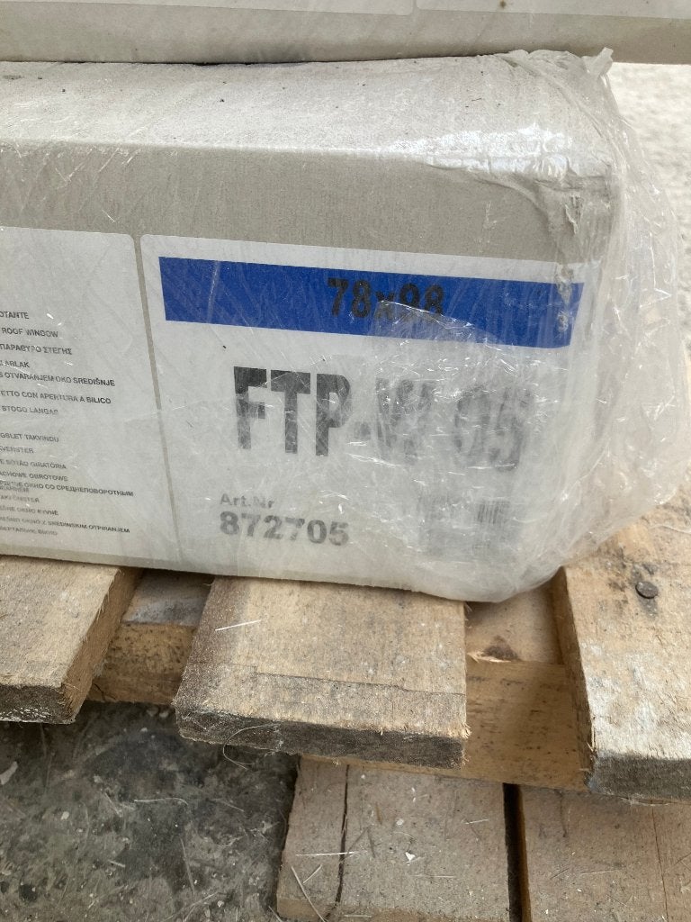 2 nieuwe fakro dakraam 78 x 98 + gootstuk, Ophalen, Minder dan 80 cm, Minder dan 80 cm, Nieuw