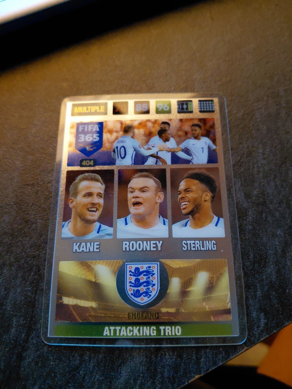 FIFA 365 Attacking Trio Kane, Rooney & Sterling, Ophalen of Verzenden, Nieuw, Buitenlandse clubs, Poster, Plaatje of Sticker