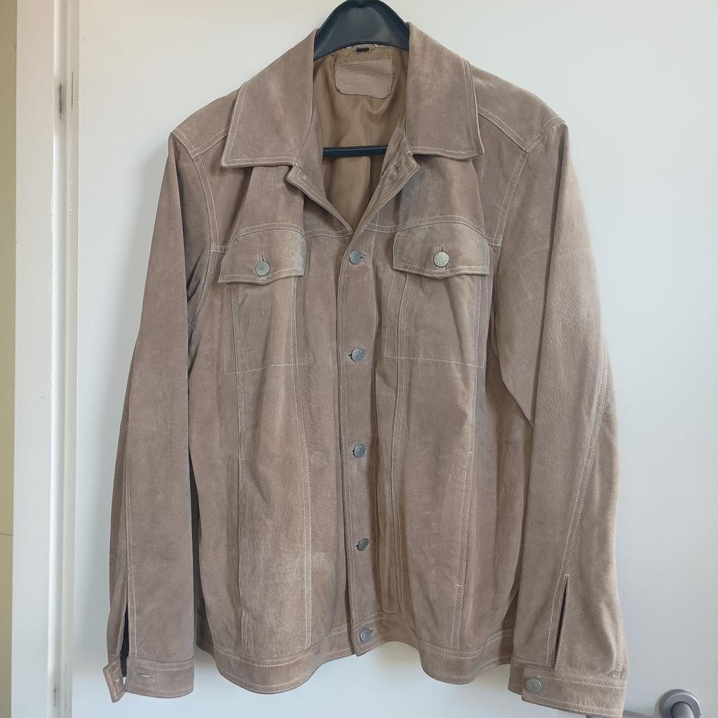 Beige suede Spijkerjasje zgan  60 cm breed  maat 46, Beige, Ophalen of Verzenden, Zo goed als nieuw, TCM