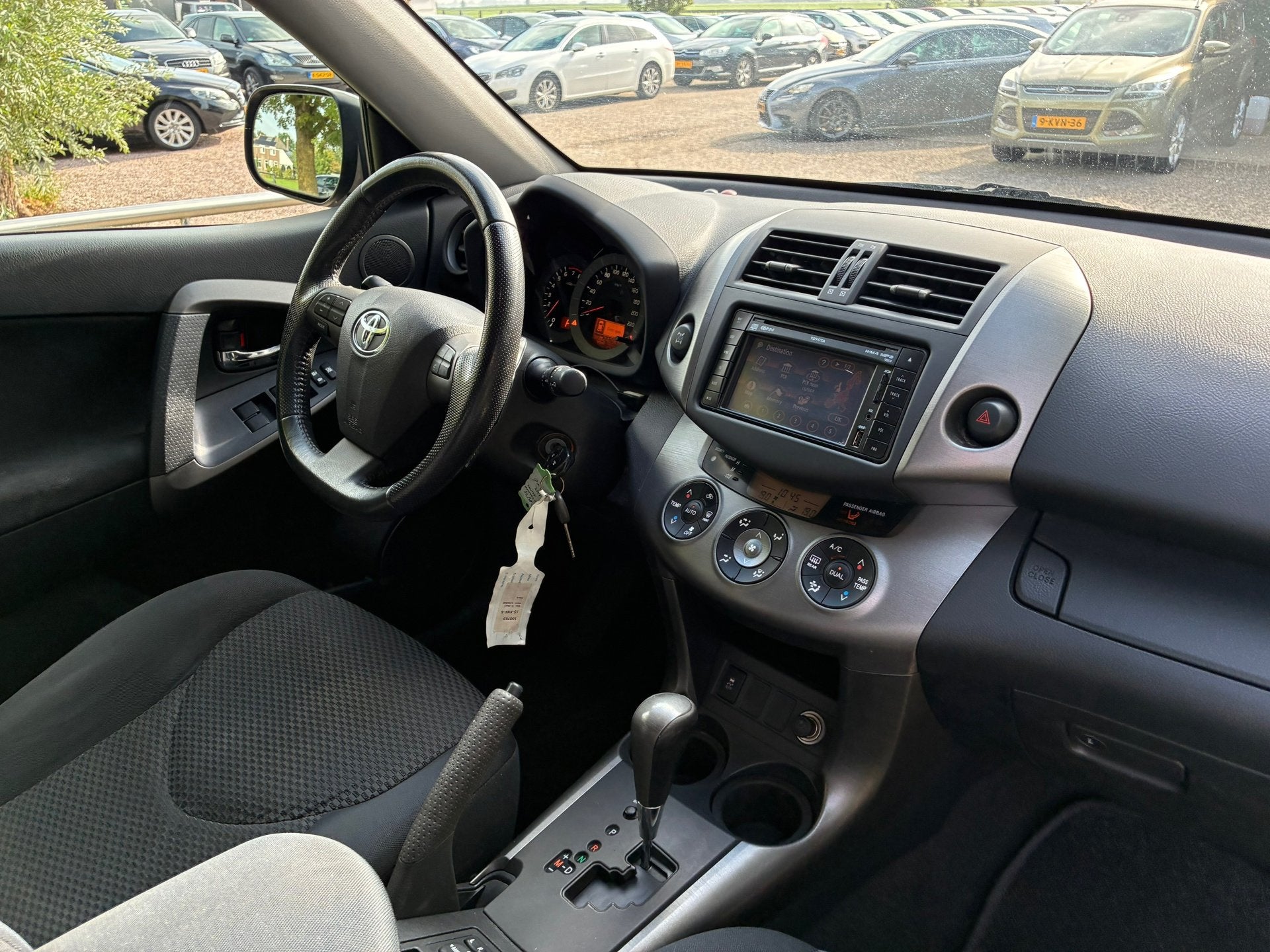 Toyota RAV4 2.0 VVTi Dynamic | Automaat + Cruise + Camera Nu, Auto's, Stof, Gebruikt, Zwart, 4 cilinders