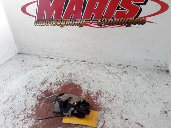 Deurslot Mechaniek 2Deurs rechts van een Toyota Starlet, Gebruikt, -, -, Ophalen of Verzenden