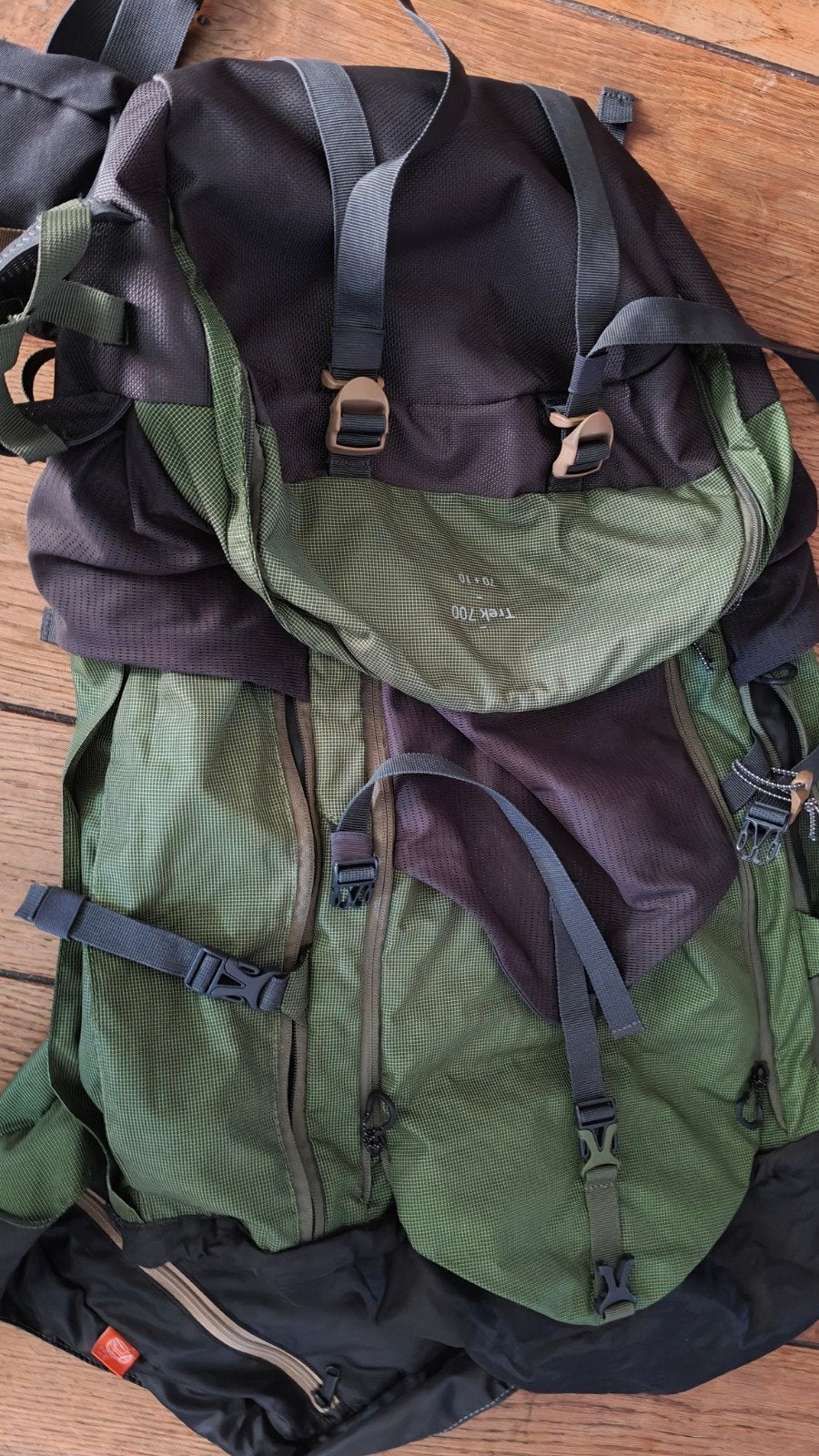 Trek 700 Backpack 70+10L - Olijfgroen, 40 cm of meer, Gebruikt, Trekking, 60 cm of meer