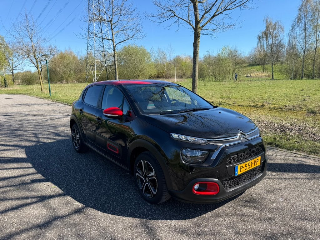 Citroen C3 2022 Shine Zwart Apple Carplay Navi Prksensor NAP, Auto's, Voorwielaandrijving, 40 €/maand, Euro 6, 1199 cc
