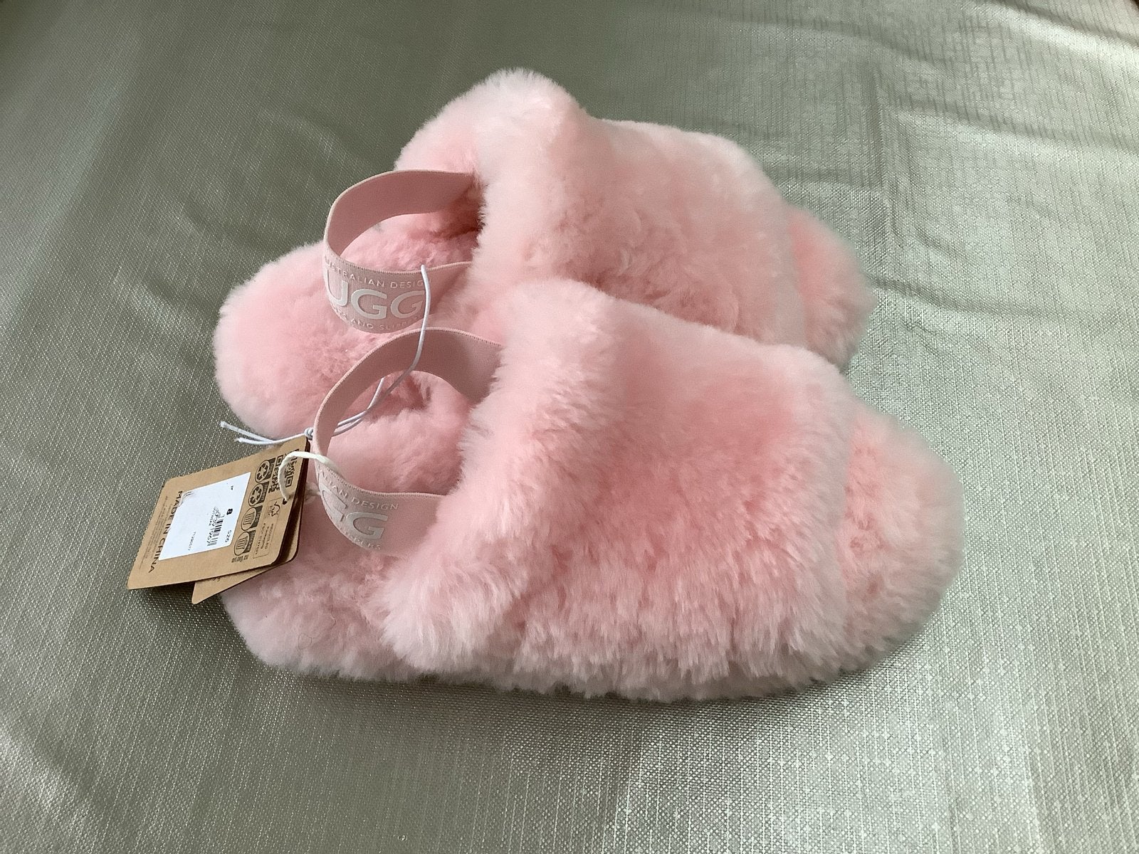 Nieuwe roze UGG pantoffels maat 39, Kleding | Dames, Ophalen of Verzenden, Nieuw, Roze, Pantoffels of Sloffen