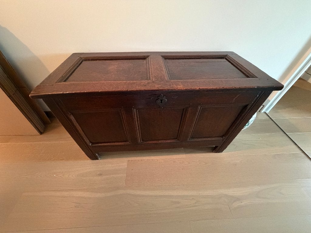 antieke houten kist met sleutel – 110,5 cm breed – berchem, Ophalen