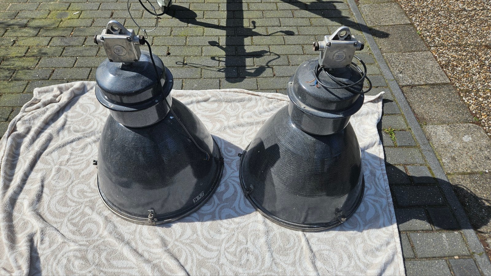 2 Grote Industriële Fabriekslampen (EOW) - 60cm breed, Huis en Inrichting, Lampen | Hanglampen, Ophalen, Gebruikt, E27 (groot)