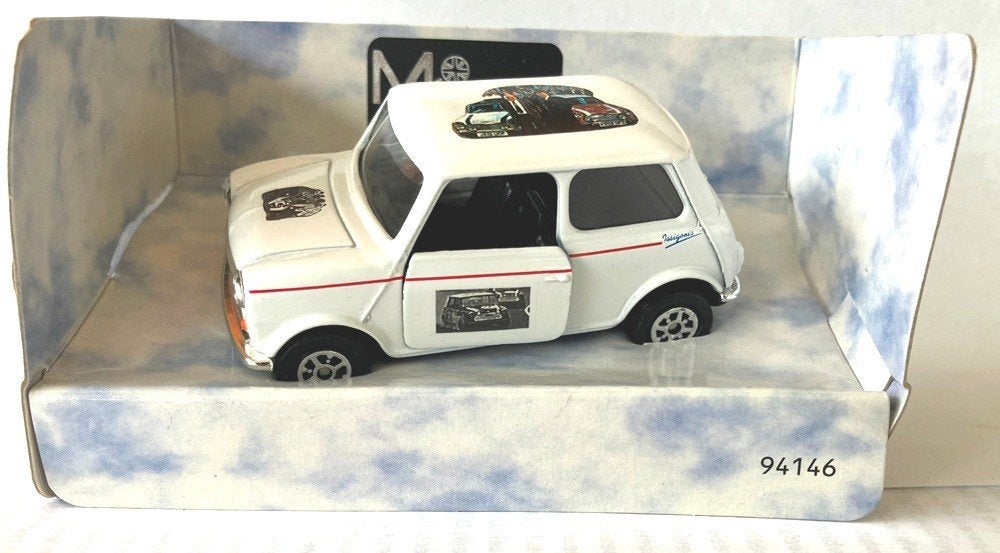 MINI COOPER ISSIGONIS *MINIAN* Corgi # 94146 code 3., Ophalen of Verzenden, Zo goed als nieuw, Auto