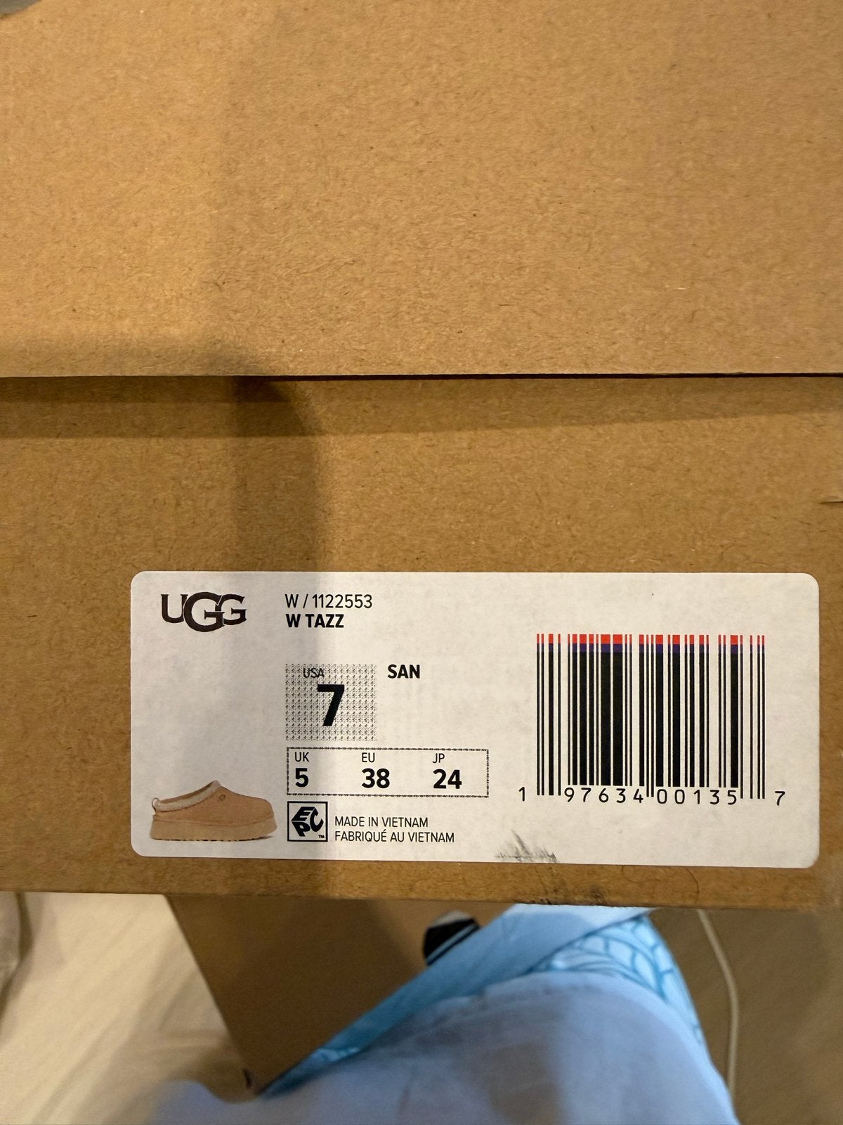 Nieuwe UGG Tazz pantoffels - Maat 38, Ophalen of Verzenden, Nieuw, Beige, Pantoffels of Sloffen