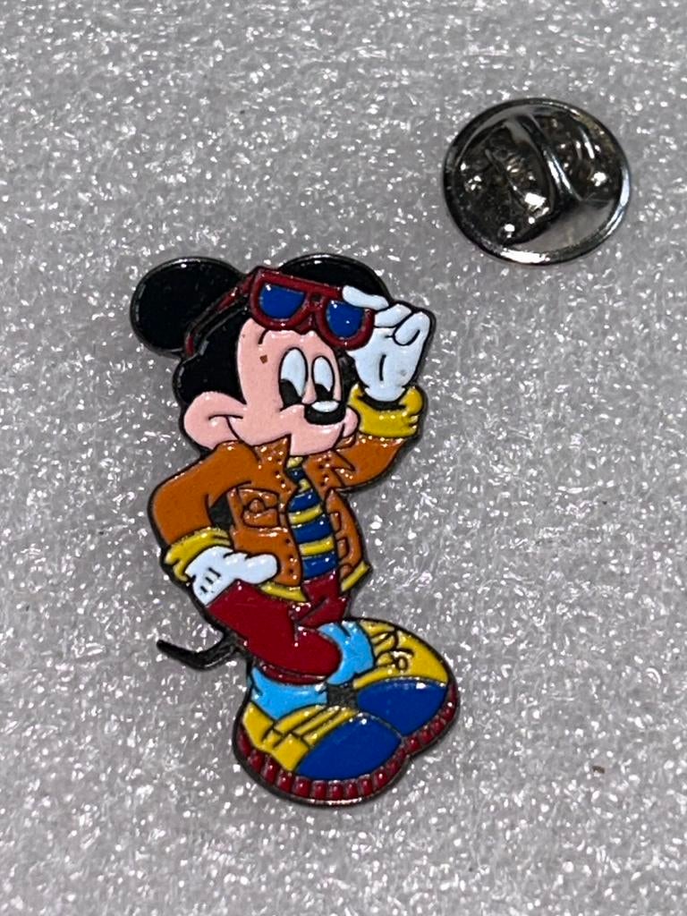 Pin mickey mouse, Ophalen of Verzenden, Zo goed als nieuw, Figuurtje, Speldje of Pin