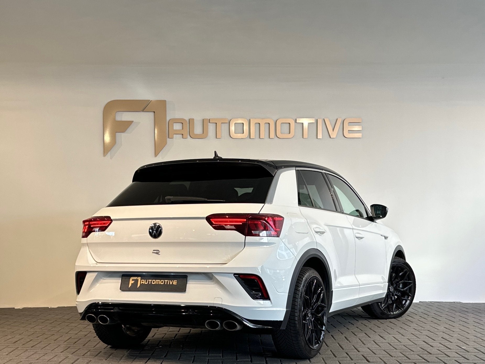 Volkswagen T-ROC 2.0 TSI 4Motion R Sfeer|ACC|Lane Assist, Auto's, Volkswagen, Gebruikt, 4 cilinders, 1984 cc, Wit