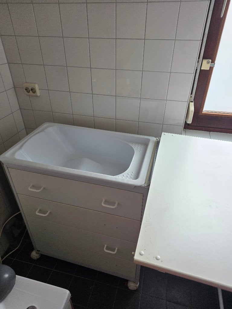 Commode met badje, Kinderen en Baby's, Badjes en Verzorging, Ophalen, Gebruikt, Badje