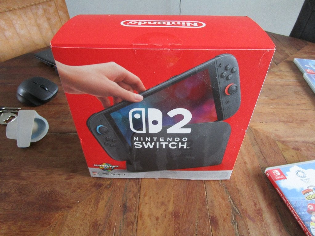 Nintendo switch  2 met spellen en meer, Spelcomputers en Games, Spelcomputers | Nintendo Switch, Ophalen, Met games, Met 2 controllers