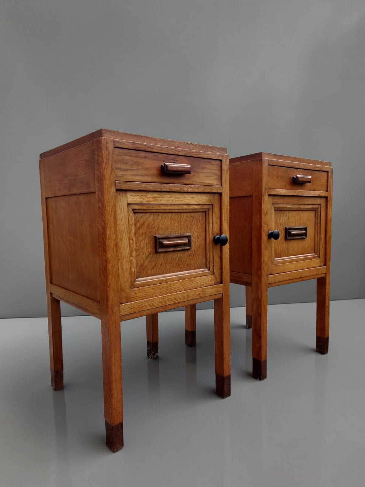 Antieke nachtkastjes Haagse School Art Deco kastje
