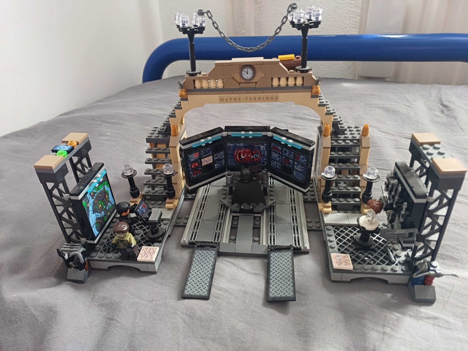 LEGO Batman Movie 76183 Batcave: The Riddler Face-off, Ophalen of Verzenden, Zo goed als nieuw
