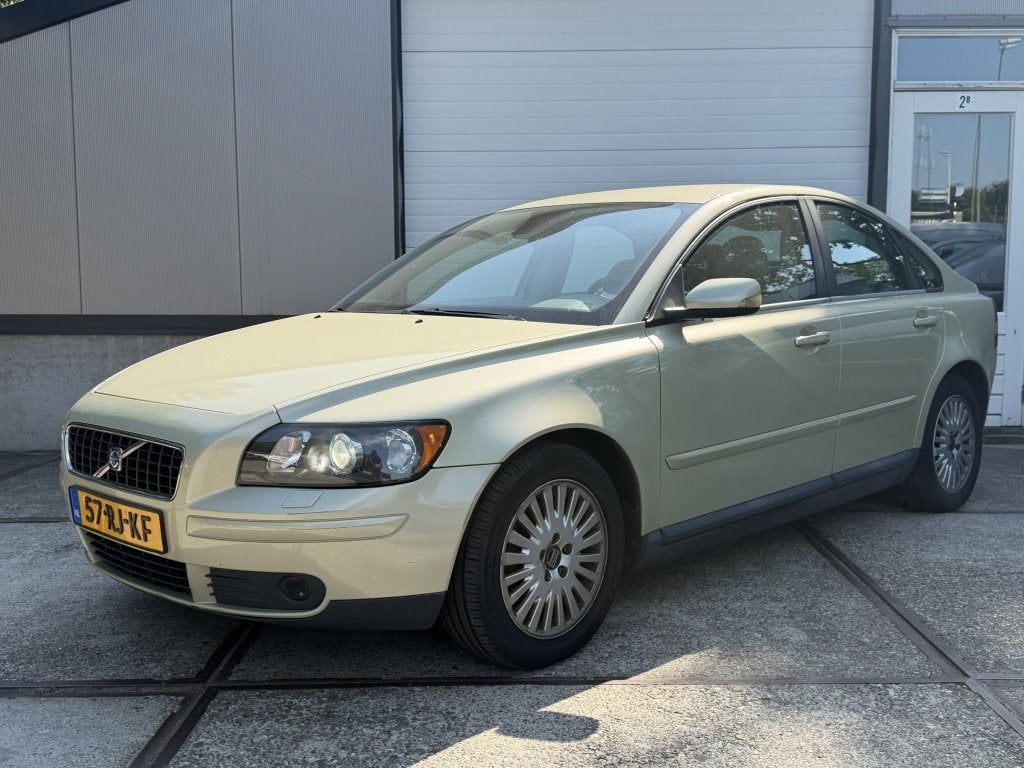 Volvo S40 2.4 Summum | Airco | Cruise |Navi | Lm velgen, Auto's, Gebruikt, 700 kg, Stoelverwarming, Sedan