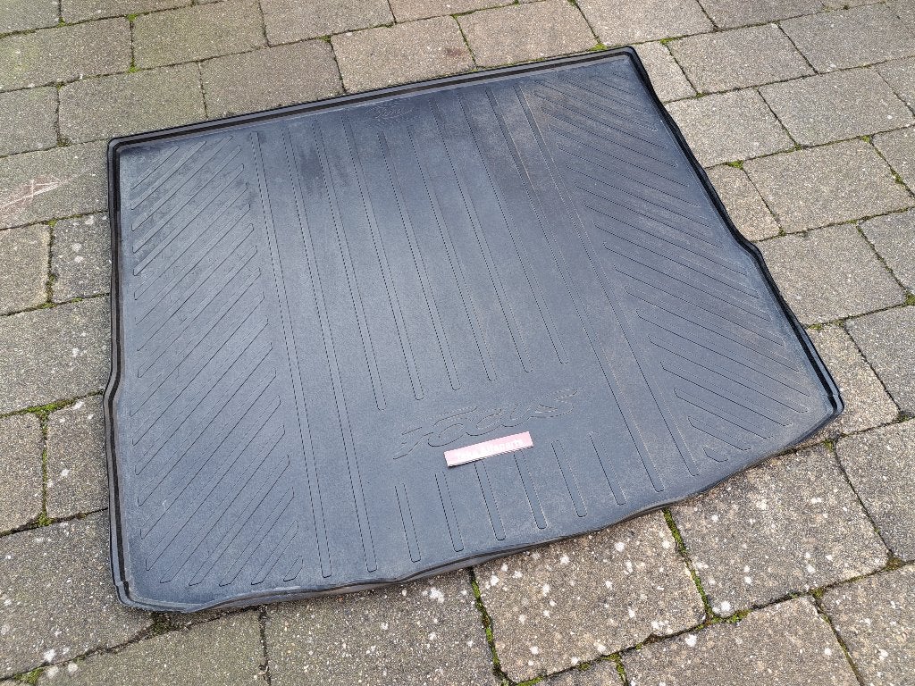 Ford Focus Stationwagon MK3 Kofferbakmat AMBM5J N454A14 AA, Ophalen, Gebruikt