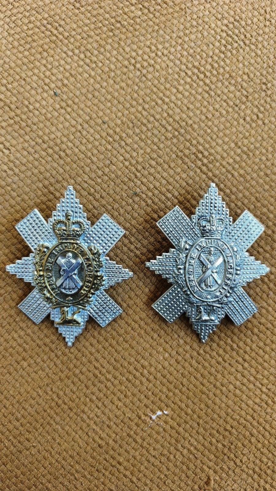 Originele Black Watch capbadge Officier en Other Ranks., Ophalen of Verzenden, Landmacht, Engeland, Embleem of Badge