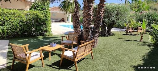 Studio Golf de St Tropez, Eigenaar