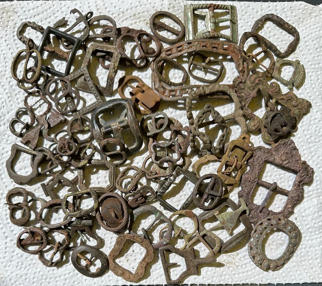 gespen diverse exemplaren, Ophalen of Verzenden, Koper
