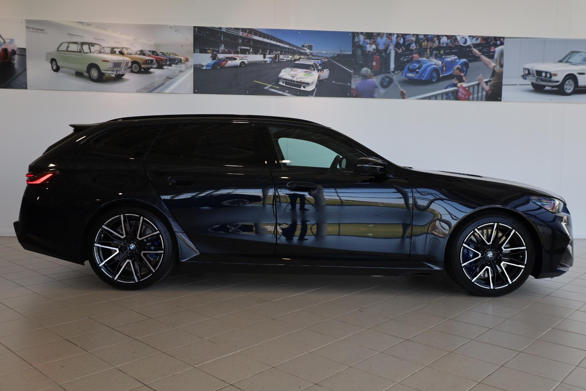BMW M5 Touring Bowers & Wilkins | Panoramadak | Driving Assi, Auto's, Stof, Gebruikt, Elektrische stoelverstelling, 4395 cc