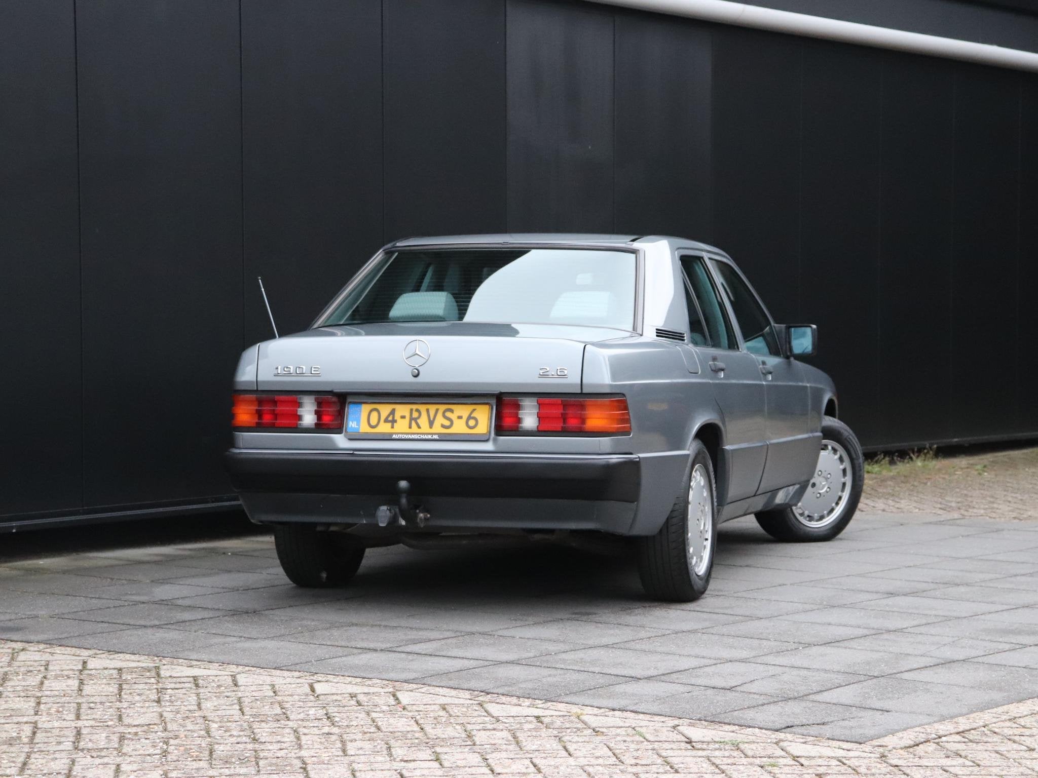 Mercedes-Benz 190-serie 2.6 E | AUT. | SCHUIFDAK | TREKHAAK, Automaat, Gebruikt, 2597 cc, 160 pk