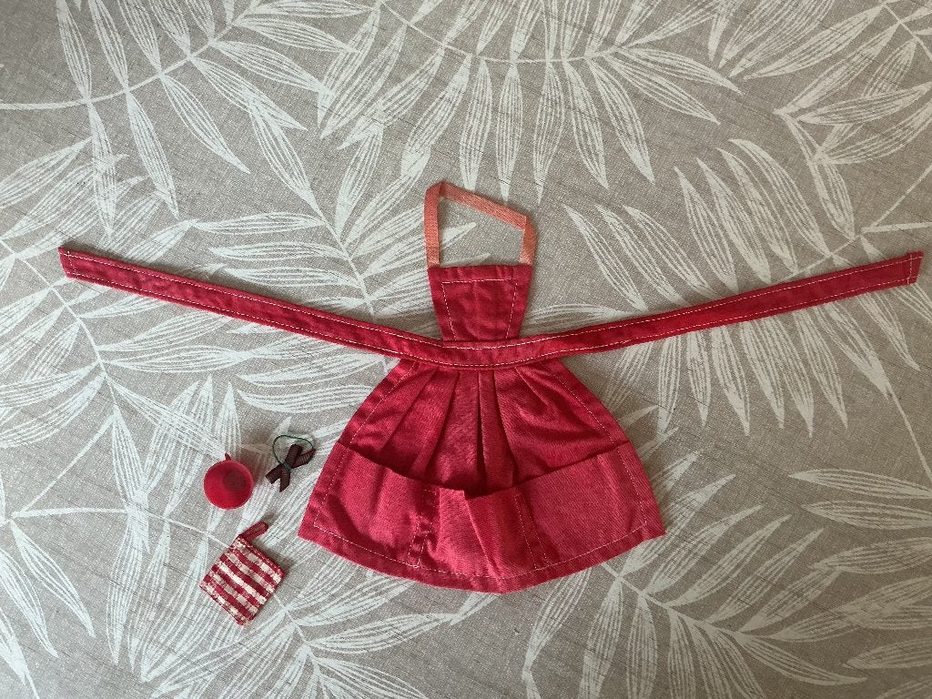 Barbie outfit vintage Apron and Ustencils, Verzamelen, Ophalen of Verzenden, Zo goed als nieuw, Fashion Doll