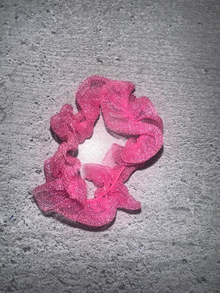 498 Roze Barbie Haarband / Elastiek, Verzamelen, Poppen, Ophalen of Verzenden, Zo goed als nieuw